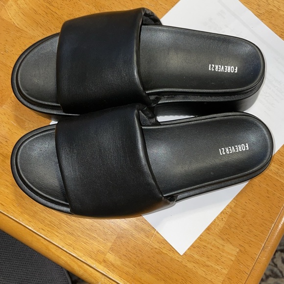 Forever 21 Black Platform Sandals - Picture 2 of 3